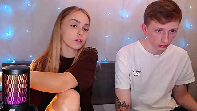 Snapshot of juliaanddima chatting on 2, 10, 2025 juliaanddima online show from 2, 10, 2025