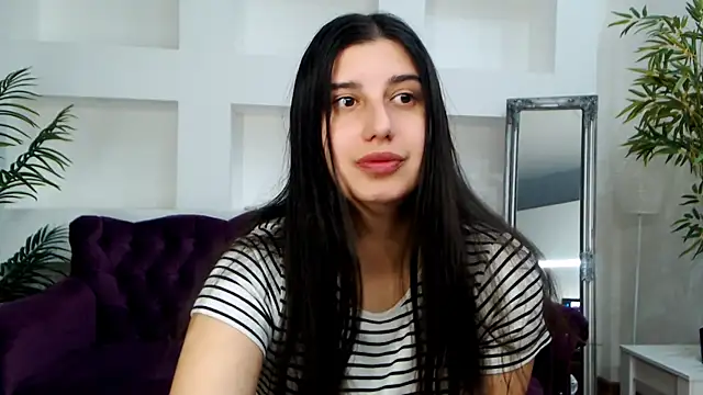 Snapshot of Linda_EX chatting on 15, 4, 2026 Linda EX online show from 15, 4, 2026