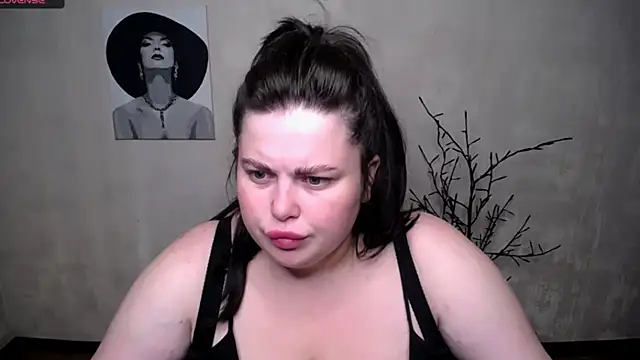 Emily Mo online show from 12, 9, 2025