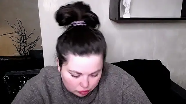 Emily Mo online show from 9, 11, 2025