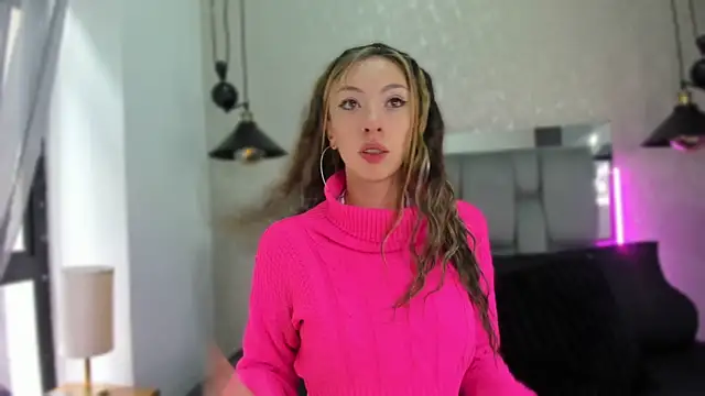 mia thompsonn  online show from 12, 5, 2026