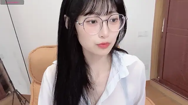 Snapshot of 4uoki chatting on 18, 10, 2025 4uoki online show from 18, 10, 2025