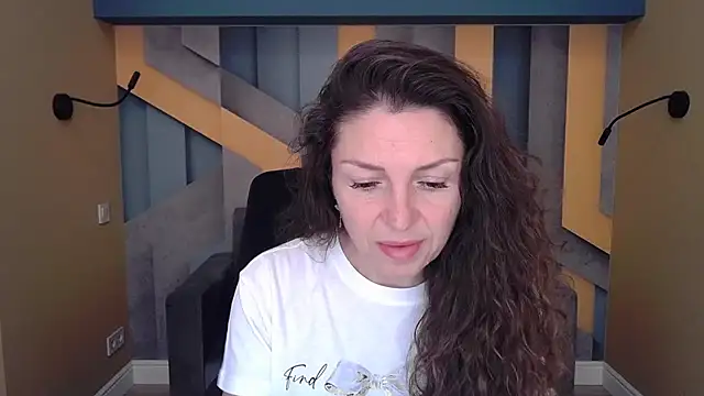 EllaLong online show from 3, 10, 2025