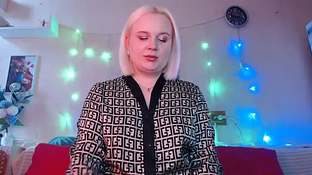 Snapshot of Karolina_love_ chatting on 31, 12, 2024 Karolina love online show from 31, 12, 2024