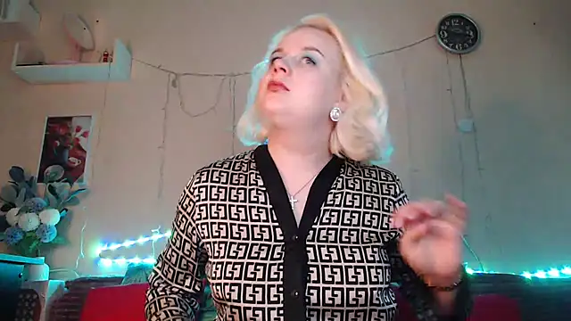 Snapshot of Karolina_love_ chatting on 9, 1, 2025 Karolina love online show from 9, 1, 2025