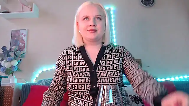 Snapshot of Karolina_love_ chatting on 25, 1, 2025 Karolina love online show from 25, 1, 2025
