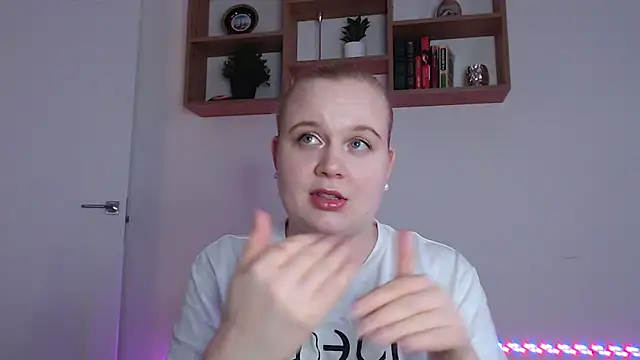 Karolina love  online show from 5, 12, 2025