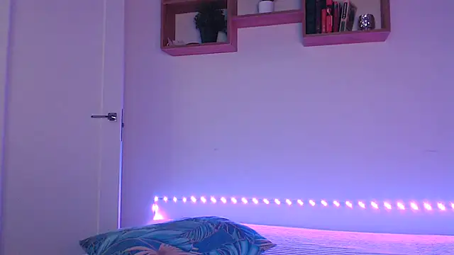 Karolina love  online show from 8, 4, 2026