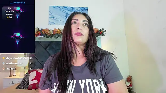 Snapshot of Lauralove_69 chatting on 12, 12, 2024 Lauralove 69 online show from 12, 12, 2024