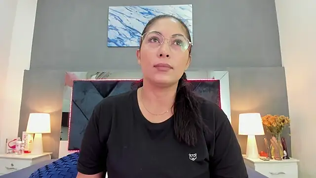 Snapshot of Lauralove_69 chatting on 21, 10, 2025 Lauralove 69 online show from 21, 10, 2025