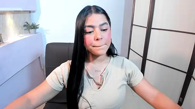 LyndaKimm online show from 25, 1, 2025