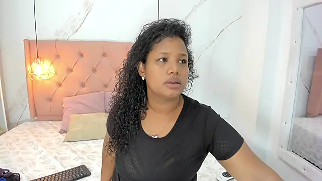 Belle Brunette online show from 7, 1, 2025