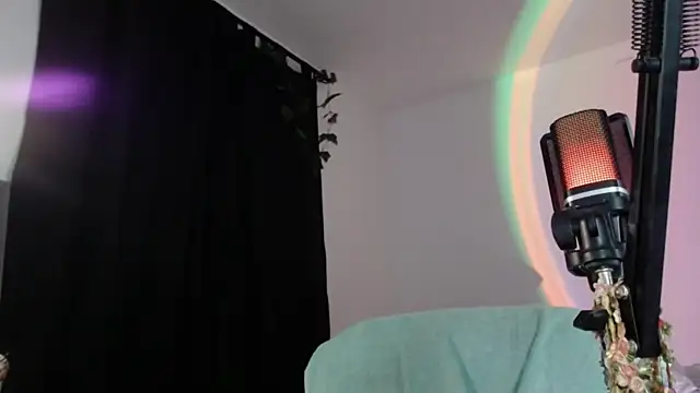 Snapshot of shy_katy_ chatting on 5, 4, 2026 shy katy online show from 5, 4, 2026