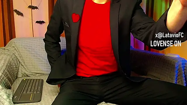 Snapshot of Midnighter_ chatting on 31, 10, 2025 Midnighter  online show from 31, 10, 2025