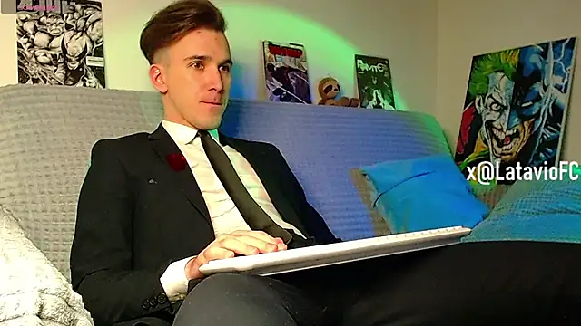 Midnighter  online show from 13, 5, 2026
