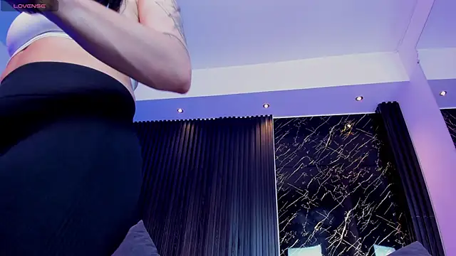 charlottewhitte online show from 16, 9, 2025