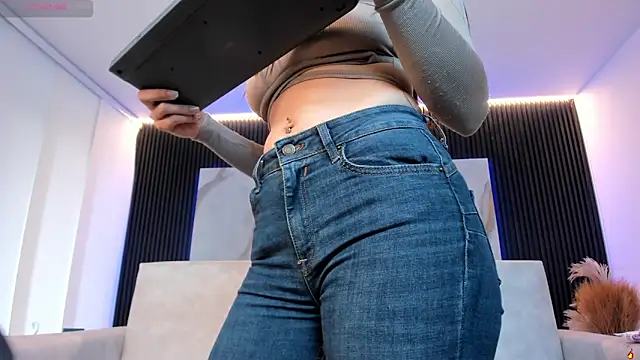 Snapshot of charlottewhitte chatting on 13, 1, 2026 charlottewhitte online show from 13, 1, 2026