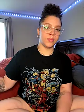 QueenNuttCollector online show from 1, 10, 2025