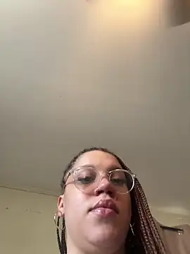 QueenNuttCollector online show from 16, 12, 2025