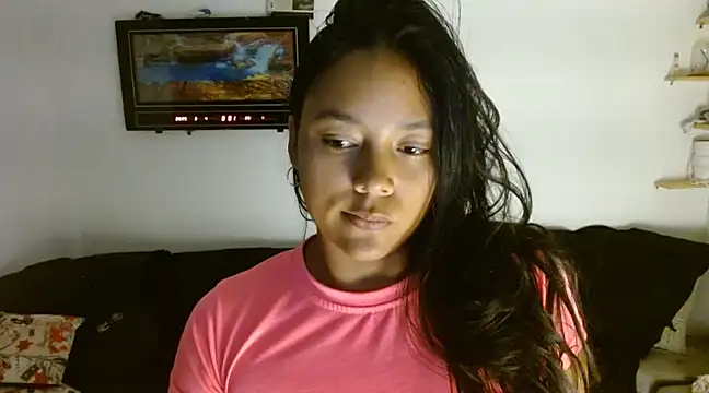 Snapshot of Chiara_petterson chatting on 4, 3, 2025 Chiara petterson online show from 4, 3, 2025