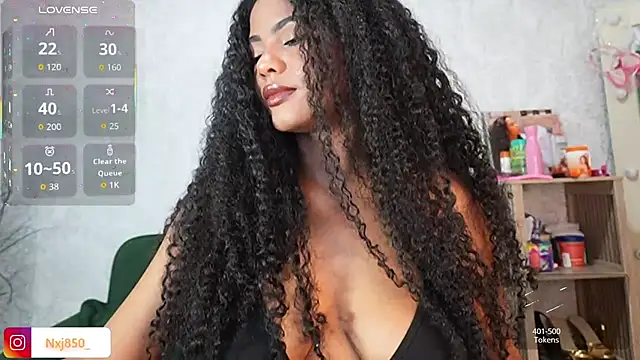 Snapshot of HOTBLACKANDWHITE2 chatting on 1, 2, 2026 HOTBLACKANDWHITE2 online show from 1, 2, 2026