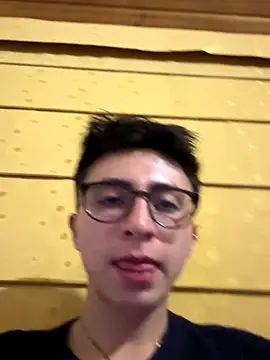 CamiRojas boy online show from 15, 9, 2025