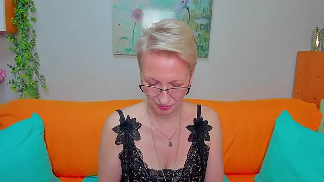 Snapshot of iamyourdream89 chatting on 21, 4, 2026 iamyourdream89 online show from 21, 4, 2026