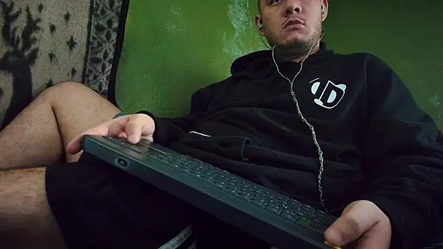 Snapshot of sweet_cock28 chatting on 10, 3, 2025 sweet cock28 online show from 10, 3, 2025