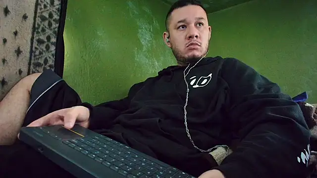 Snapshot of sweet_cock28 chatting on 13, 3, 2025 sweet cock28 online show from 13, 3, 2025