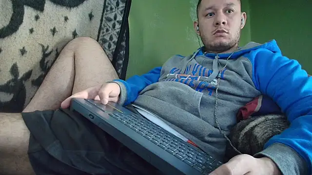 Snapshot of sweet_cock28 chatting on 9, 9, 2025 sweet cock28 online show from 9, 9, 2025