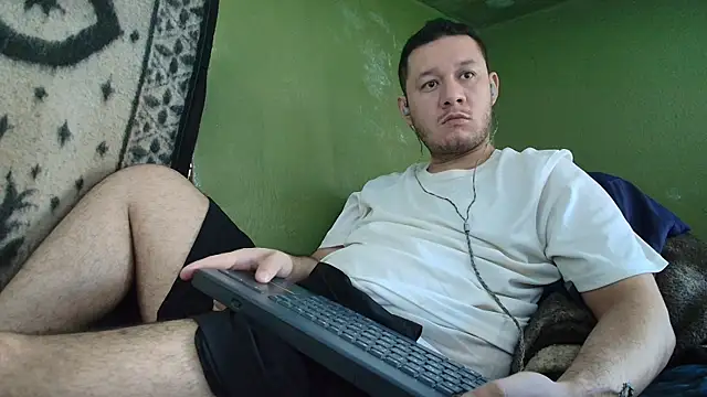 Snapshot of sweet_cock28 chatting on 25, 9, 2025 sweet cock28 online show from 25, 9, 2025