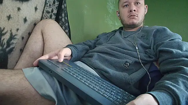 Snapshot of sweet_cock28 chatting on 3, 10, 2025 sweet cock28 online show from 3, 10, 2025