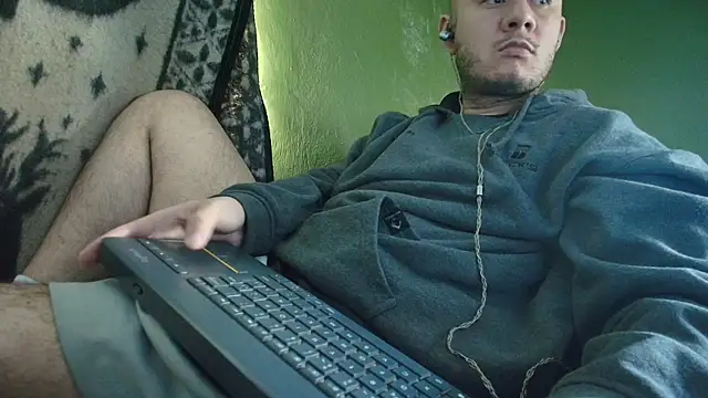 Snapshot of sweet_cock28 chatting on 5, 10, 2025 sweet cock28 online show from 5, 10, 2025