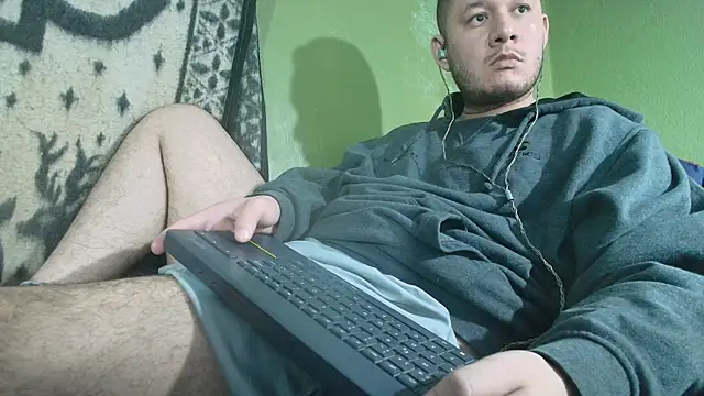 Snapshot of sweet_cock28 chatting on 10, 10, 2025 sweet cock28 online show from 10, 10, 2025