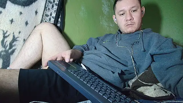 Snapshot of sweet_cock28 chatting on 14, 10, 2025 sweet cock28 online show from 14, 10, 2025