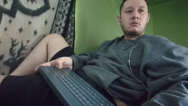 Snapshot of sweet_cock28 chatting on 16, 10, 2025 sweet cock28 online show from 16, 10, 2025