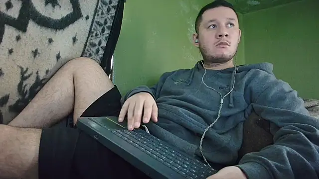 Snapshot of sweet_cock28 chatting on 17, 10, 2025 sweet cock28 online show from 17, 10, 2025