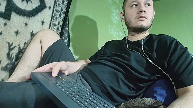 Snapshot of sweet_cock28 chatting on 16, 11, 2025 sweet cock28 online show from 16, 11, 2025