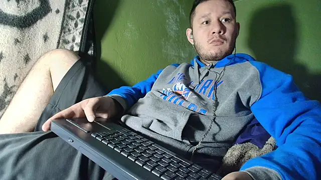 Snapshot of sweet_cock28 chatting on 23, 11, 2025 sweet cock28 online show from 23, 11, 2025