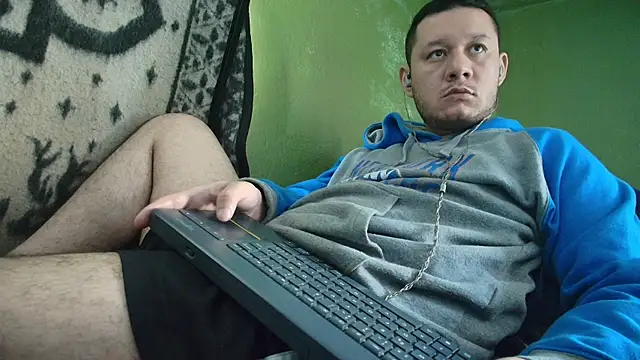 Snapshot of sweet_cock28 chatting on 25, 11, 2025 sweet cock28 online show from 25, 11, 2025