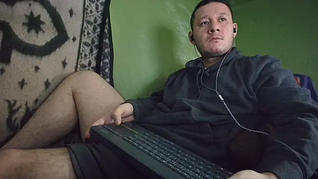Snapshot of sweet_cock28 chatting on 14, 12, 2025 sweet cock28 online show from 14, 12, 2025