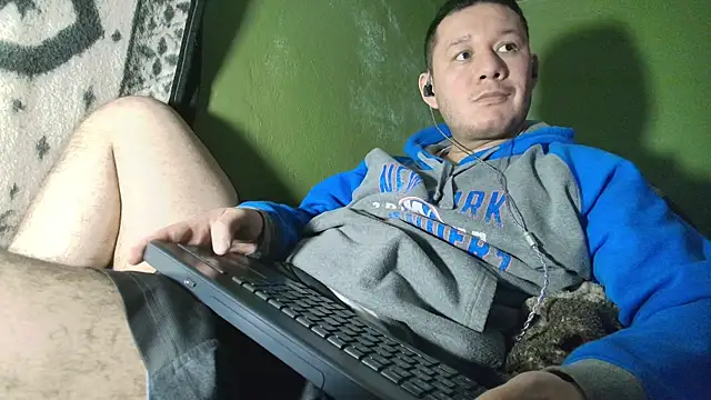 Snapshot of sweet_cock28 chatting on 17, 12, 2025 sweet cock28 online show from 17, 12, 2025