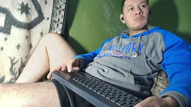 Snapshot of sweet_cock28 chatting on 18, 12, 2025 sweet cock28 online show from 18, 12, 2025