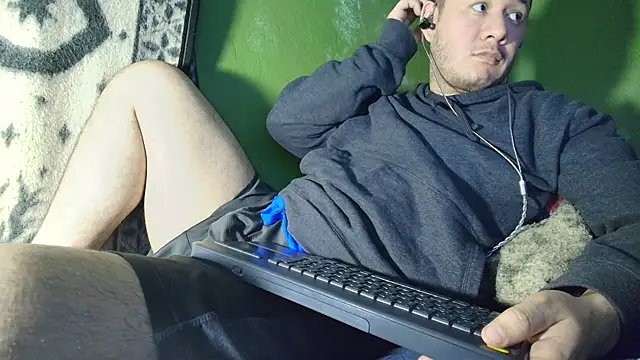 Snapshot of sweet_cock28 chatting on 21, 12, 2025 sweet cock28 online show from 21, 12, 2025