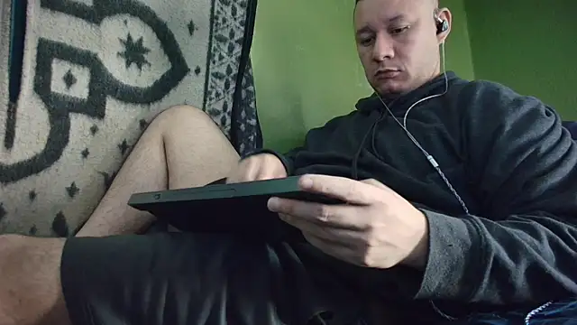 Snapshot of sweet_cock28 chatting on 22, 12, 2025 sweet cock28 online show from 22, 12, 2025