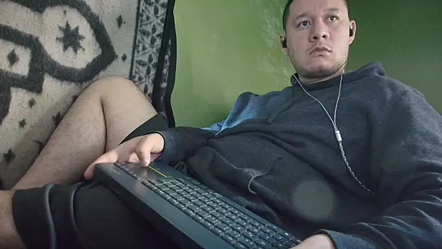 Snapshot of sweet_cock28 chatting on 7, 1, 2026 sweet cock28 online show from 7, 1, 2026