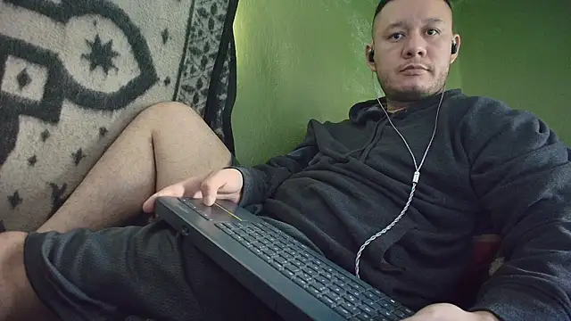 Snapshot of sweet_cock28 chatting on 17, 1, 2026 sweet cock28 online show from 17, 1, 2026