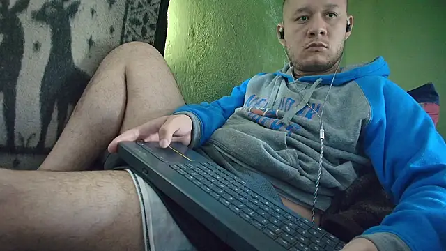 Snapshot of sweet_cock28 chatting on 7, 2, 2026 sweet cock28 online show from 7, 2, 2026