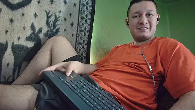Snapshot of sweet_cock28 chatting on 13, 4, 2026 sweet cock28 online show from 13, 4, 2026