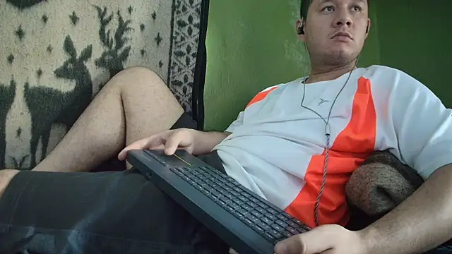 Snapshot of sweet_cock28 chatting on 2, 6, 2026 sweet cock28 online show from 2, 6, 2026